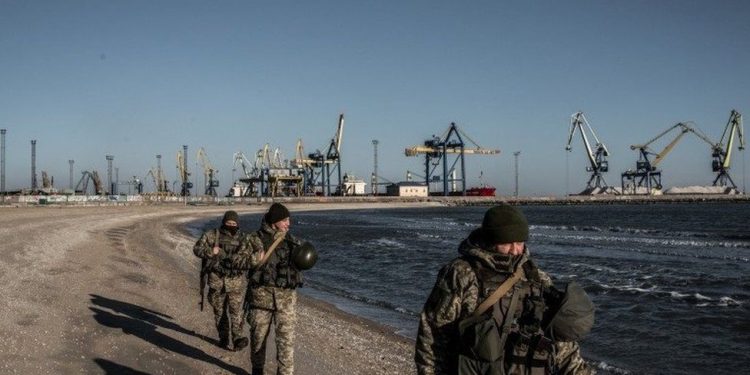 Sulme të forta në portin e Mariupolit, Rusia gati të shpartallojë “derën” e Ukrainës