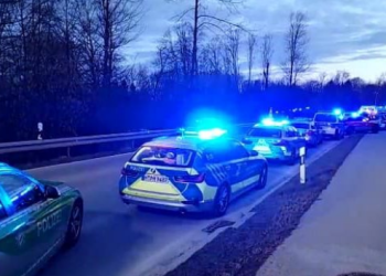 FOTO/  Tragjike! Përplasen ‘keq’ dy trena, një i vdekur e dhjetëra të lënduar