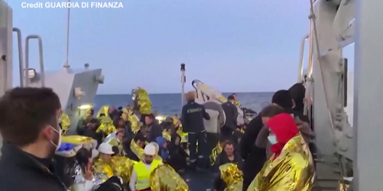 Në tragetin e djegur, tre shqiptarë/ “Zjarri nisi në 3 të mëngjesit nga kamionët frigoriferike”