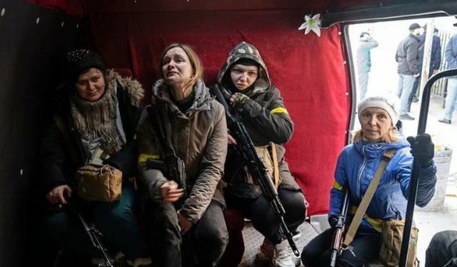 E rëndë/ Hipi në anijen gjermane për t’i shpëtuar luftës, 18-vjeçarja ukrainase përdhunohet nga dy burra