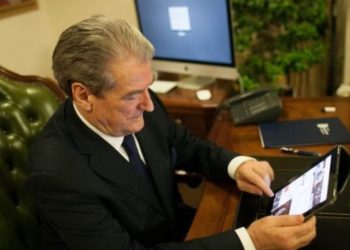 “Flasin me bandat kriminale”/ Çfarë janë celularët BQ për të cilët foli Berisha dhe sa kushtojnë