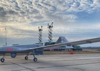 Fluturuan edhe mbi Shqipërinë, Turqia furnizon sërish me dronë Ukrainën