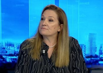 Tjetër largim nga Basha, Flutura Açka dorëhiqet nga të gjitha funksionet në PD