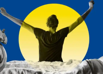 Ndryshon ora, nesër do të flemë një orë më pak gjumë