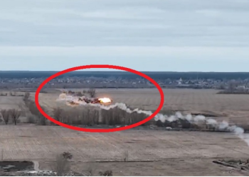 VIDEO/ WOW! Si në filma, momenti kur raketa kthen në një top zjarri helikopterin rus