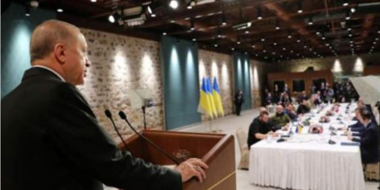 Nisin bisedimet e paqes Rusi-Ukrainë, shpresat për përparim të pakta