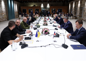 Përfundon takimi mes krerëve të delegacionit rus dhe ukrainas në Stamboll