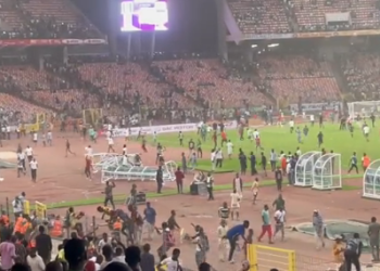 VIDEO/ Ghana merr biletën e Botërorit, tifozët e Nigerisë futen dhe shkatërrojnë gjithçka në fushë