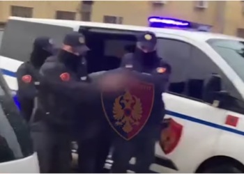 U kap me 30 pako kapsolla, ja çfarë i gjeti tjetër policia 53-vjeçarit në Himarë