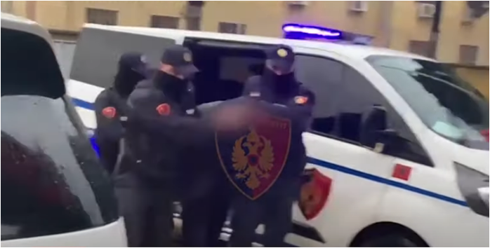 U kap me 30 pako kapsolla, ja çfarë i gjeti tjetër policia 53-vjeçarit në Himarë