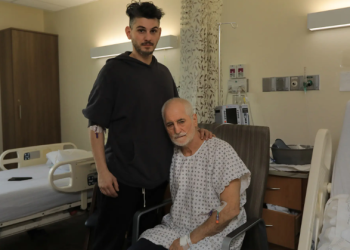 Babë e bir shqiptarë në SHBA luftojnë për jetën/ U qëlluan me thikë teksa mbronin një grua nga grabitësit