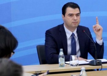 Lulzim Basha me probleme të rënda mendore u thotë kryetarëve: Të bëhemi gati për betejë!