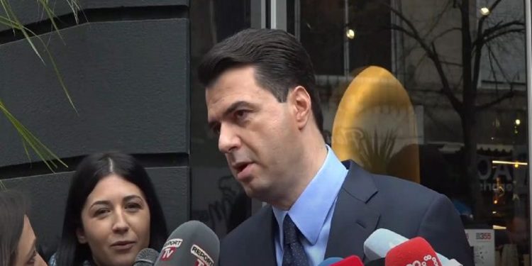 Sot ishte dita për të “hedhur” karrigen LB!