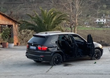 BMW iu bë shoshë nga 20 plumba/ Zbulohet EMRI, ja kush dyshohet se ishte shënjestra e atentatit në Elbasan