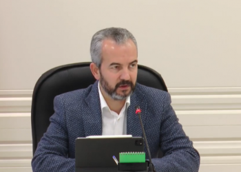 E FUNDIT/ Celibashi shpall kandidatët fitues në zgjedhjet e 6 marsit: Procesi ishte i qetë, nuk ka pasur problematika