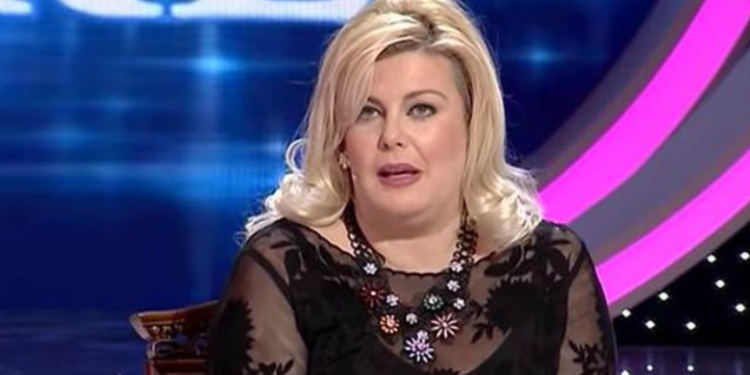 Pasi ‘u zgjidh’ punë të tjerëve, Eni Çobani përfundon vetë në Gjykatë, një person arrestohet pasi…