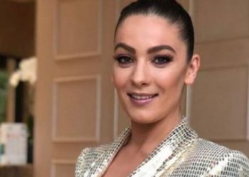 “Jam shumë keq”/ Aktorja e humorit ndan lajmin e rëndë: Humba dy binjakët e mi