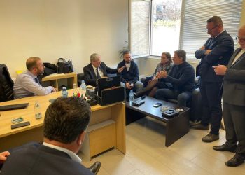 Alibeaj dridhet si miu para Berishës, të tjerët dëgjojnë, çfarë nuk u pa nga takimi në PD