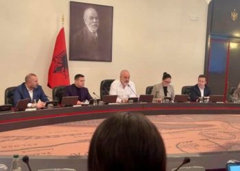 Pak minuta para protestës kombëtare, Rama mbledh me urgjencë qeverinë: Ja çfarë po përgatisim