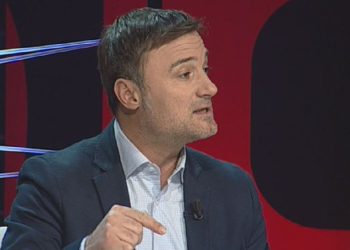 Enkelejd Alibeaj vazhdon të sillet si legen i Lulit: Sali Berisha mos të vij në mbledhje grupi
