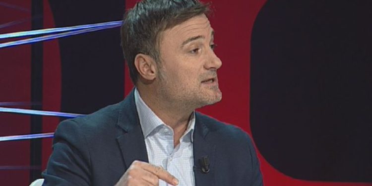 Enkelejd Alibeaj vazhdon të sillet si legen i Lulit: Sali Berisha mos të vij në mbledhje grupi