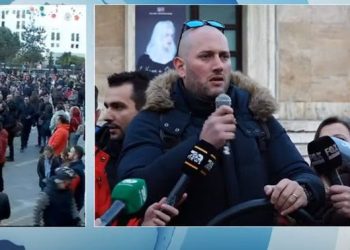 VIDEO/ “Kur i ke njerëzit në shesh, nga cila anë do…”/ Florjan Binaj: Protestojmë që patronazhistët mos të hanë m**