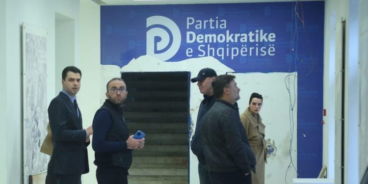 Ervin Salianji debat të fortë me Gaz Bardhin dhe spiunin e Lulit Alibeaj