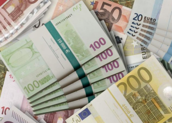 Efektet e para nga Lufta në Ukrainë/ Ja çfarë po ndodh me tregun financiar në vend