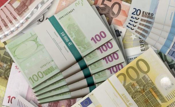 Efektet e para nga Lufta në Ukrainë/ Ja çfarë po ndodh me tregun financiar në vend