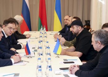 Rusët nisen për në Bjellorusi/ Pritet të zhvillohet raundi i tretë i bisedimeve me Ukrainën (Vendi dhe ora)