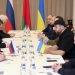 Rusët nisen për në Bjellorusi/ Pritet të zhvillohet raundi i tretë i bisedimeve me Ukrainën (Vendi dhe ora)