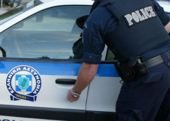 Hynë për të grabitur të moshuarën greke, arrestohen 2 të rinj shqiptarë, dhunuan 88 vjeçaren