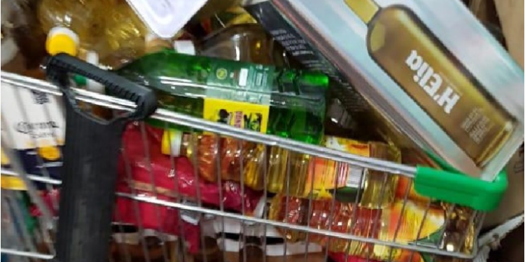 Krizë çmimesh/ Marketet në Gjirokastër nuk japin më shumë se 3 litra vaj për një familje