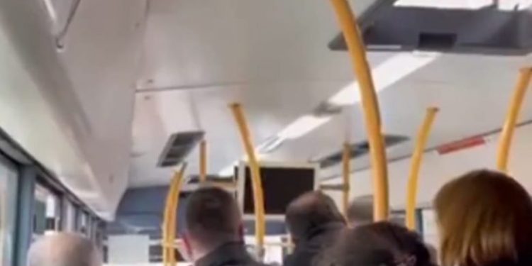 VIDEO/ “Kush je ti mo m*t që më ofendon mua?”, plas sherri në urbanin e Kombinatit