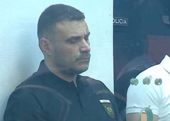 I dënuari Emiljano Shullazi niset drejt QSUT-së