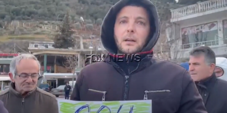 VIDEO/ “Më hoqën nga puna se prita Sali Berishën”, tundet Tepelena. Kjo nuk pritej