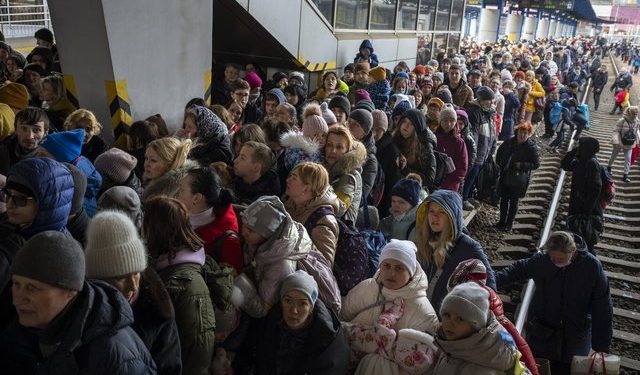 “Foshnjat janë pa ilaçe dhe ushqim”/ Ukraina ngre alarmin: Mbi 400 mijë njerëz po mbahen peng nga Rusia