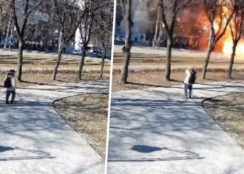 VIDEO/ E pabesueshme çfarë ndodh në Ukrainë! Raketa ruse bie në mes të rrugës, kalimtari në panik…