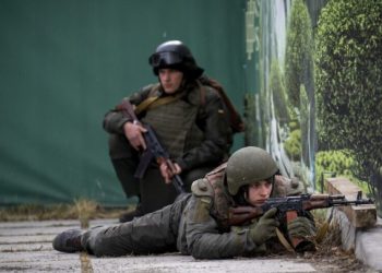 16 mijë luftëtarë të huaj mbërrijnë në Ukrainë, iu bashkuan thirrjes së Zelensky