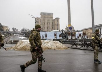 FOTO/ Kiev dhe Kharkiv/ Kërkohet ndihmë për të ruajtur centralet bërthamore, goditet me raketë nga rusët godina e bashkisë