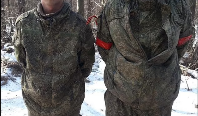 VIDEO/ “Po vrasim njerëz paqësorë”/ Ushtarët e prangosur rus me lot në sy: Nuk e kishim idenë se