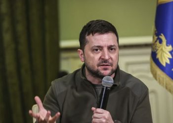 “Imagjinoni në 4 të mëngjesit të dëgjoni shpërthime bombash”/ Zelensky: Ky është realiteti ku ne jetojmë