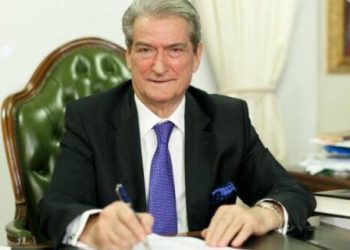 Sali Berisha uron besimtarët myslimanë për Muajin e Madhërueshëm të Ramazanit