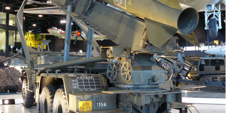 Bota mban frymën, Polonia paralajmëron vendosjen e raketave bërthamore amerikane