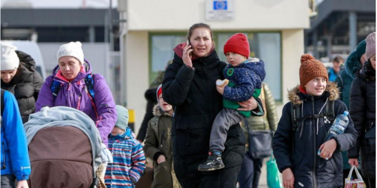 Më shumë se 2.4 milionë janë larguar deri më tani nga Ukraina në Poloni