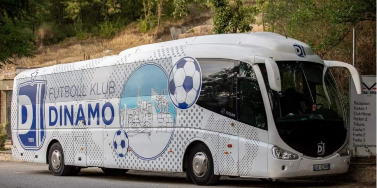 E çuditshme, Dinamon nuk gjen qetësi, shoferi merr autobuzit dhe lë skuadrën në Elbasan