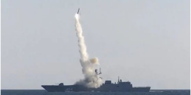 Që nga gadishulli i Krimesë, Rusia lëshon 3 raketa drejt Odesa-s