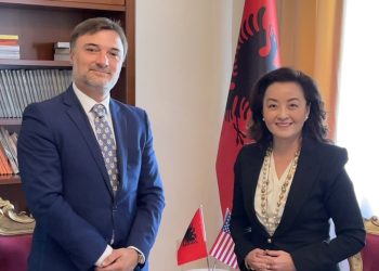 Yuri Kim ti je shërbëtore Edi Ramës, ti s’ke shans të ofendosh demokratët