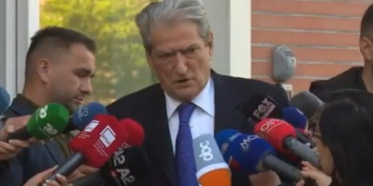 Sali Berisha i jep ultimatumin e fundit Alibeajt: E toleruam por sot nuk është më kryetar i…