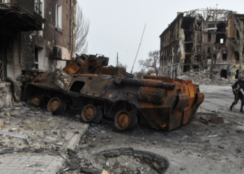 Rusët pësojnë tjetër disfatë, forcat ukrainase marrin qytetin e Buchas